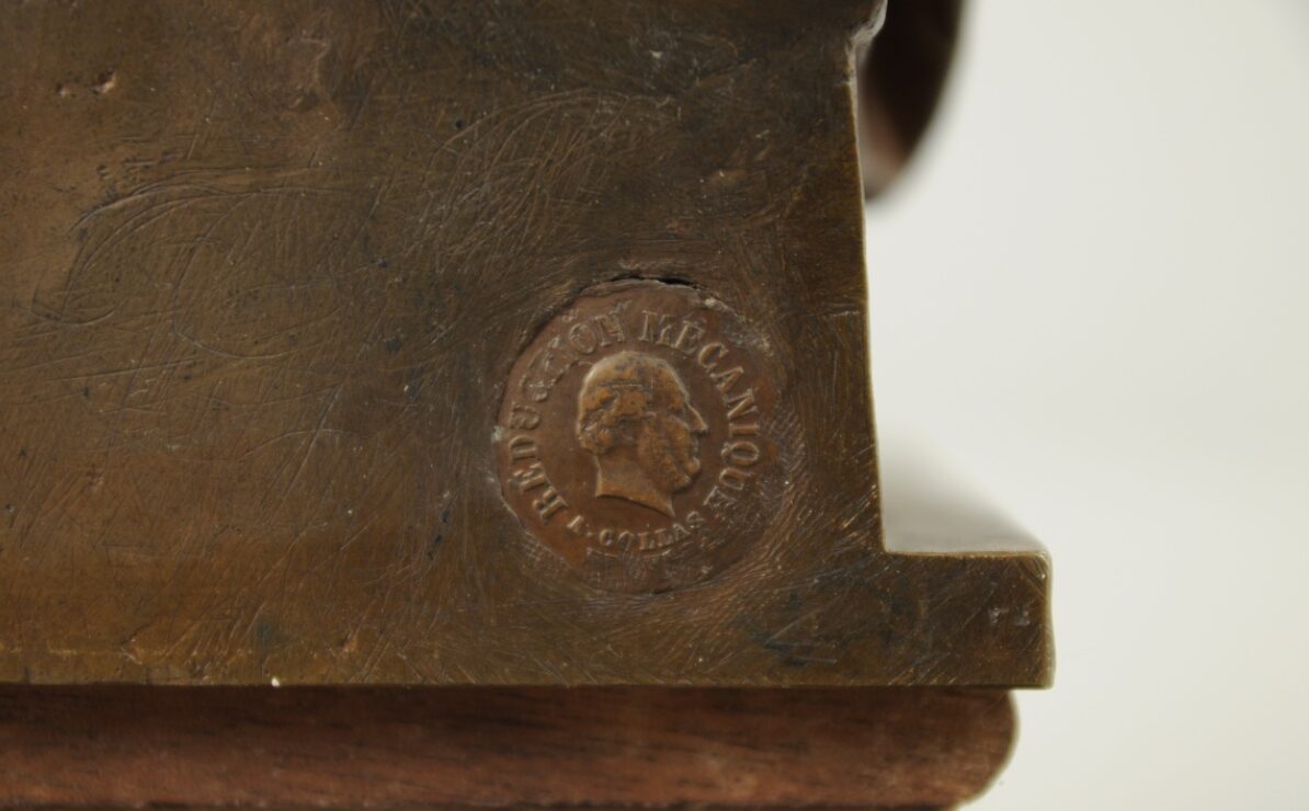 Cachet de achille colas sur une venus de milo en bronze de Ferdinand Barbedienne