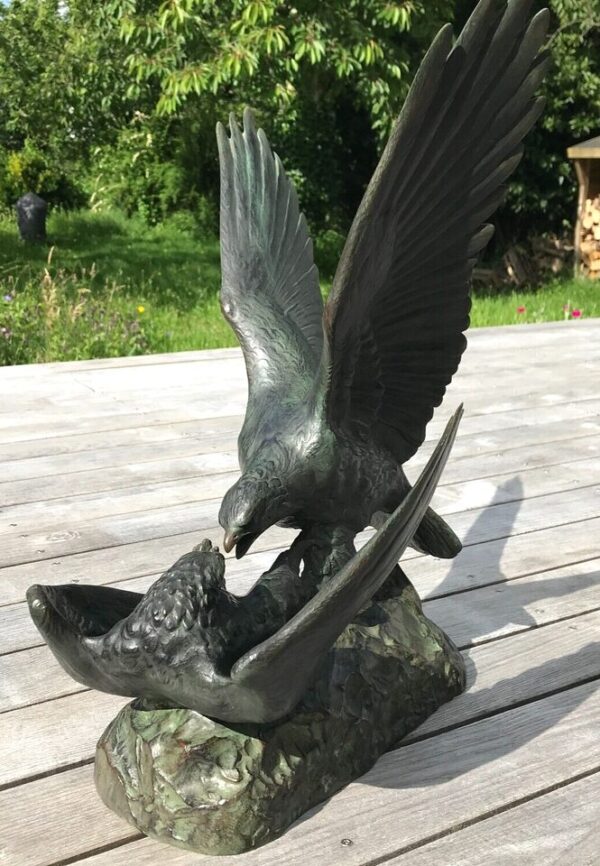 Eagle fight signed Louis Riché - Art Deco bronze sculpture with antique patina