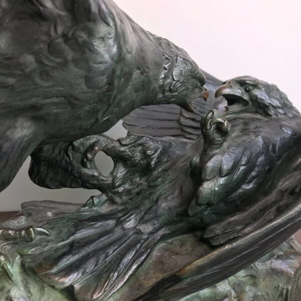 Eagle fight signed Louis Riché - Art Deco bronze sculpture with antique patina