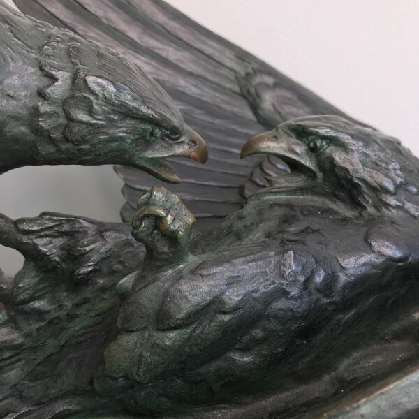 Eagle fight signed Louis Riché - Art Deco bronze sculpture with antique patina