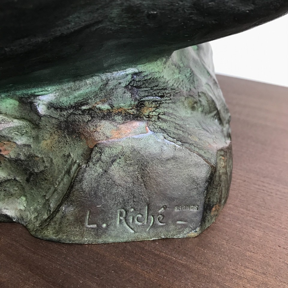 Combat d’aigles signé Louis Riché – Sculpture Art Déco en bronze à patine antique