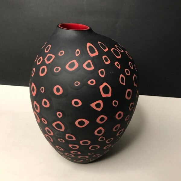 Vase Loops par Harry et Camilla PAUL finition Velato avec la verrerie SALVIATI à Murano à Venise. lafrenchcigogne, brocante, antiquités