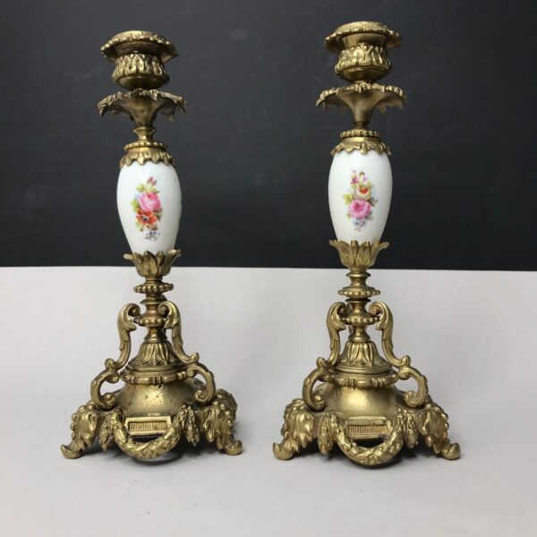 paire de BOUGEOIRS 19e Bronze et porcelaine à décor de fleurs, ancien vintage