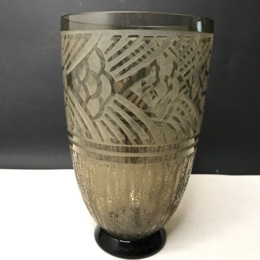 VASE DAUM gravé a l'acide époque art déco, signé à la croix de Lorraine