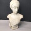 Ce magnifique buste signé Cesare Lapini en marbre blanc de Carrare est signé au dos Lapini Firenze 1899.