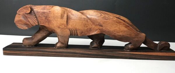 Sculpture cubiste art déco de tigre en bois signée Volynkine. Taille directe malingerer en palissandre signée. lafrenchcigogne antiquité Bretagne