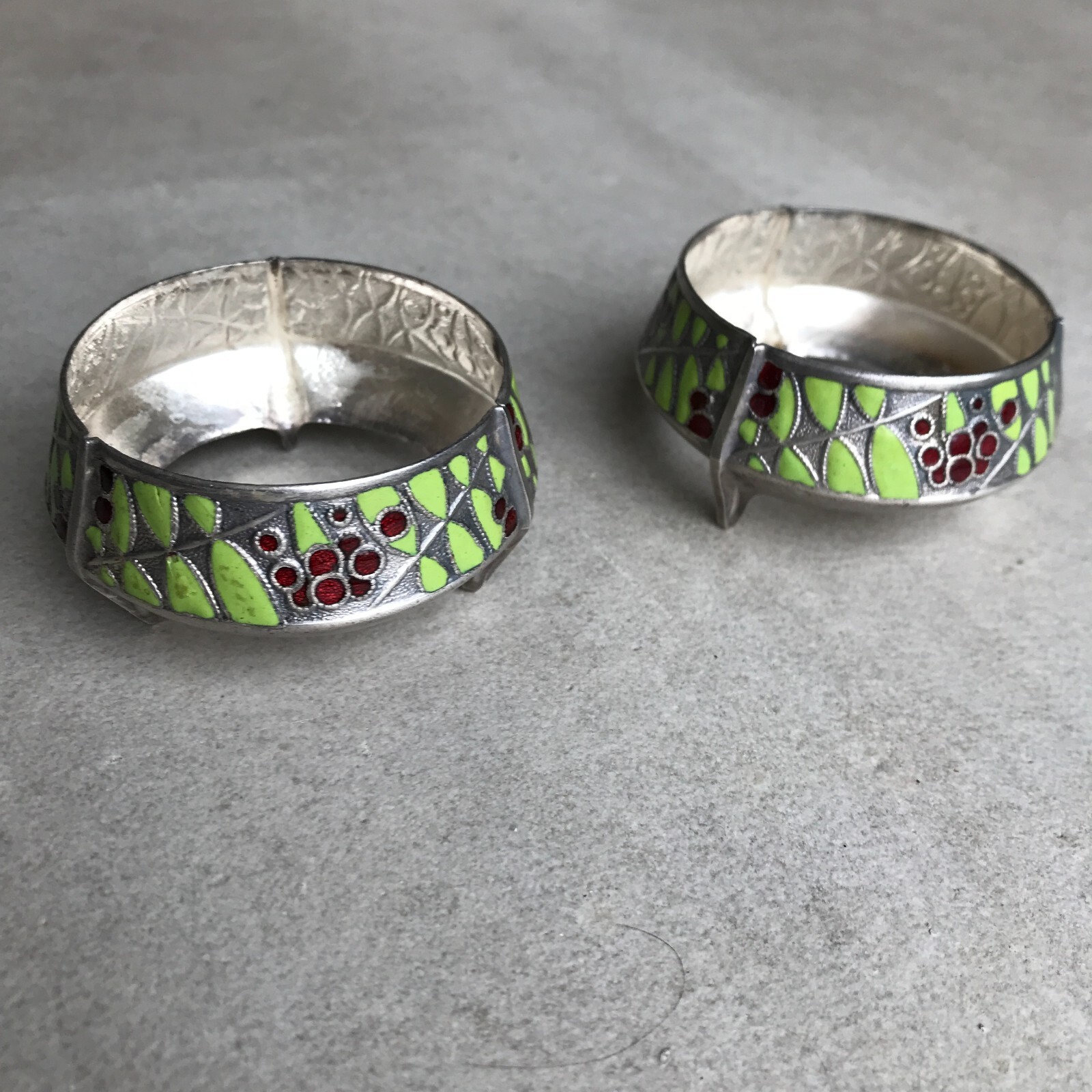 SALIERES ART DECO Métal argenté, signé, émaillé cloisonné – Image 8