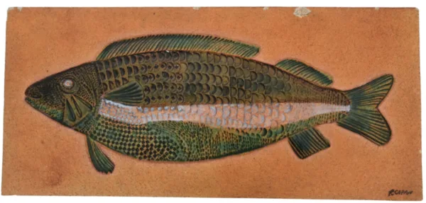 Plaque en céramique de roger capron représentant un poisson