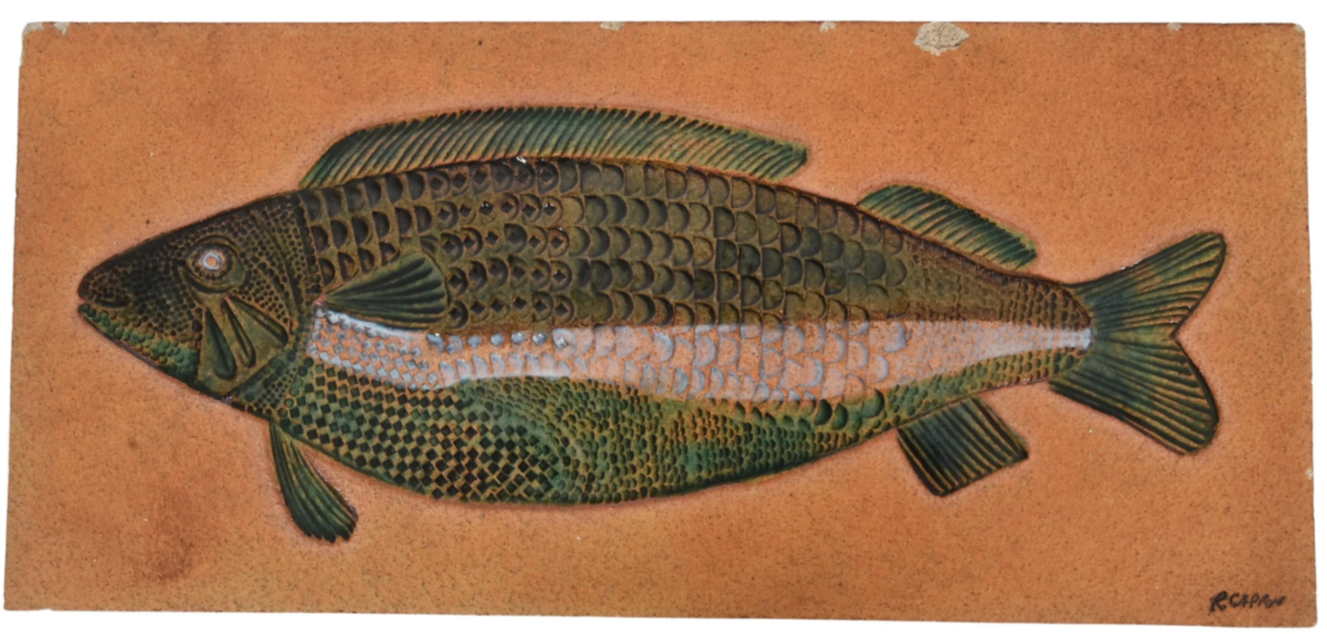 Plaque en céramique de roger capron représentant un poisson